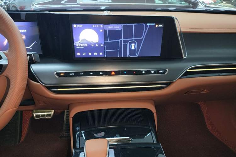 Used Hongqi H9 2024 2.0T Qichang Private Enjoyment Luxury Edition Audio And AC Panel