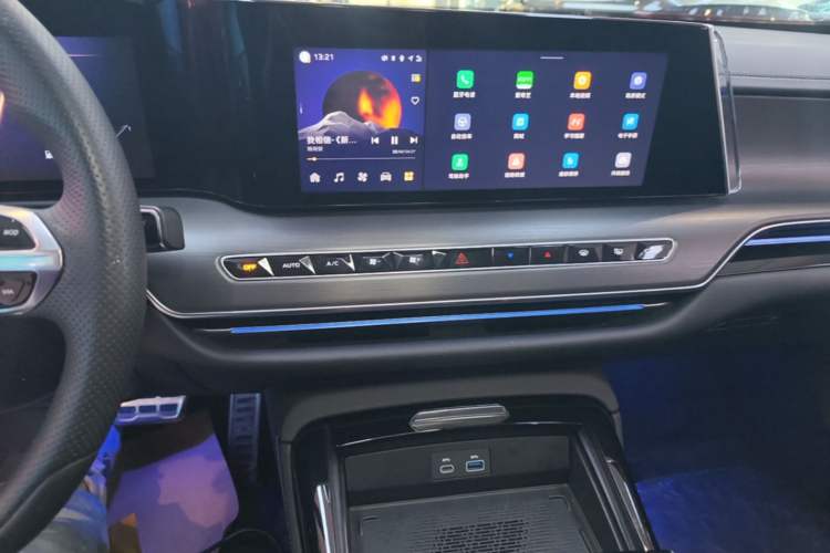 Used Hongqi H9 2024 2.0T Qichang Private Enjoyment Luxury Edition Audio And AC Panel
