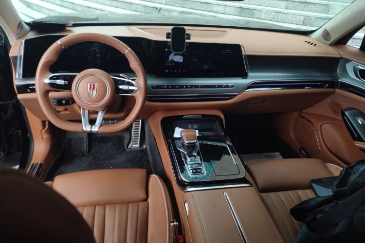 Used Hongqi H9 2024 2.0T Qixiang Private Style Edition Center Console