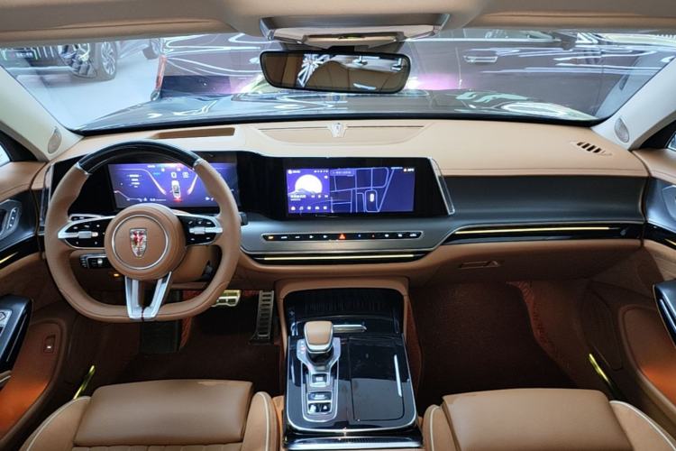 Used Hongqi H9 2024 2.0T Qichang Private Enjoyment Luxury Edition Center Console