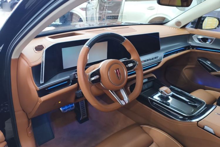Used Hongqi H9 2024 2.0T Qichang Private Enjoyment Luxury Edition Center Console