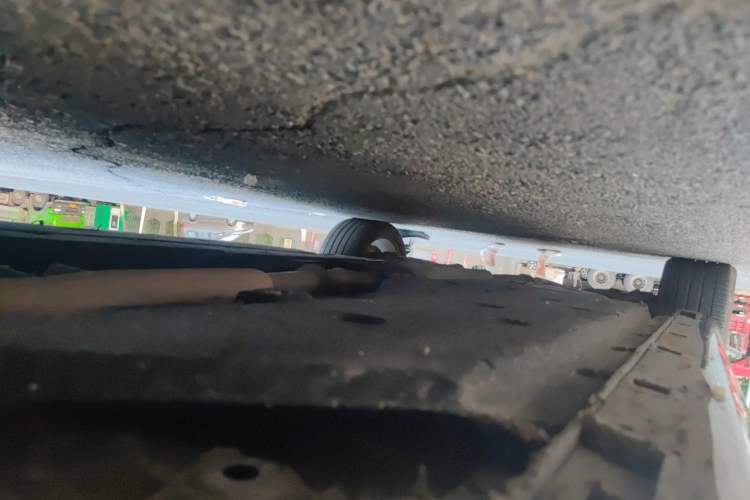 Used Hongqi H9 2024 2.0T Qixiang Luxury Business Edition Chassis Front Right