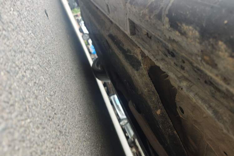 Used Hongqi H9 2024 2.0T Qixiang Private Style Edition Chassis Front Right