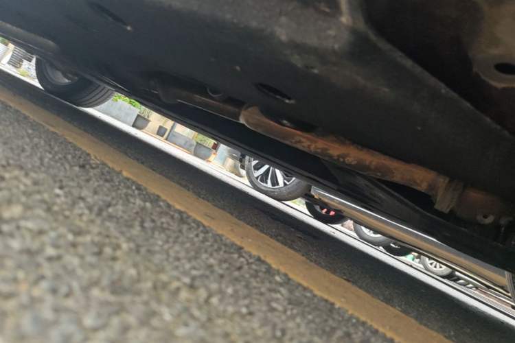 Used Hongqi H9 2024 2.0T Qichang Luxury Business Edition Chassis Front Right