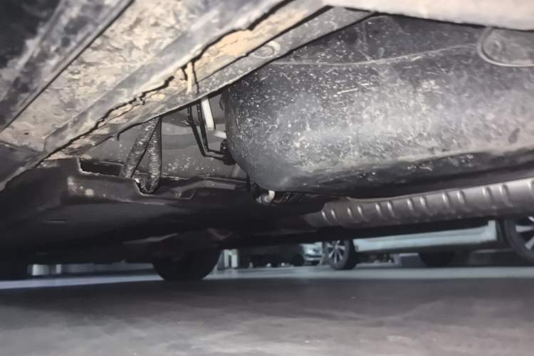 Used Hongqi H9 2024 2.0T Qixiang Private Style Edition Chassis Rear Left
