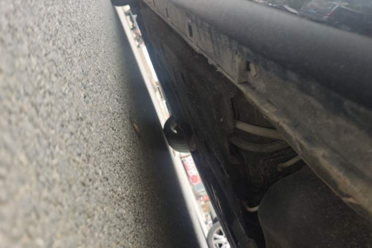 Used Hongqi H9 2024 2.0T Qixiang Private Style Edition Chassis Rear Left