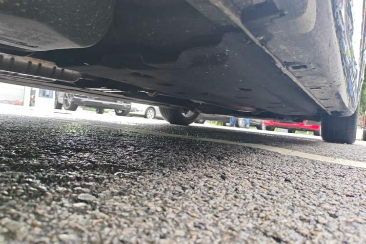 Used Hongqi H9 2024 2.0T Qixiang Private Style Edition Chassis Rear Right