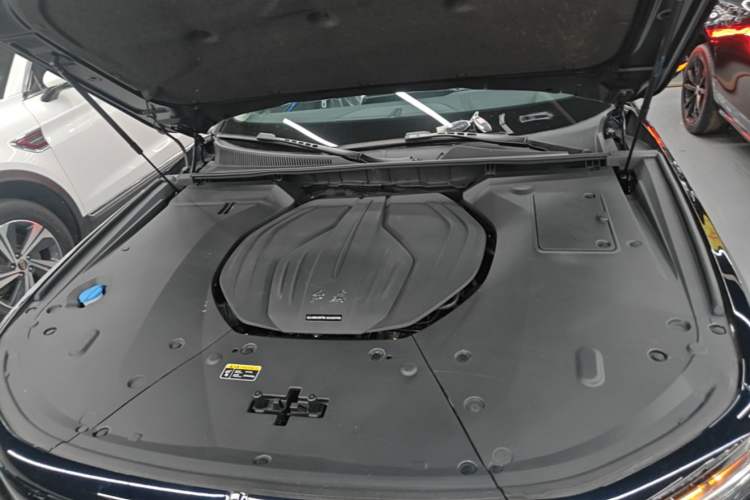 Used Hongqi H9 2024 2.0T Qichang Private Enjoyment Luxury Edition Engine Bay