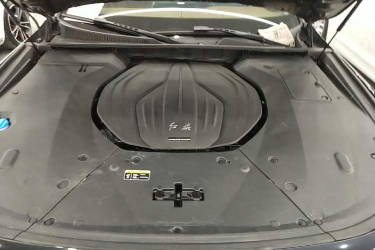 Used Hongqi H9 2024 2.0T Qixiang Private Style Edition Engine Bay