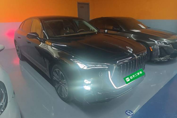 Used Hongqi H9 2024 2.0T Qixiang Private Style Edition Front Right 45 Deg