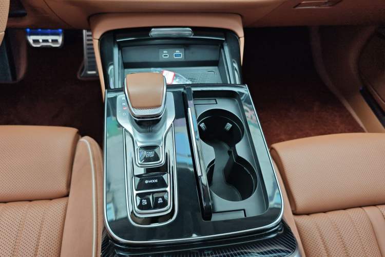 Used Hongqi H9 2024 2.0T Qichang Private Enjoyment Luxury Edition Gear Lever