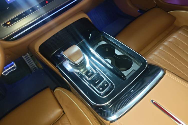 Used Hongqi H9 2024 2.0T Qichang Private Enjoyment Luxury Edition Gear Lever