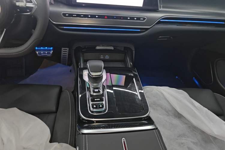 Used Hongqi H9 2024 2.0T Qichang Private Enjoyment Luxury Edition Gear Lever