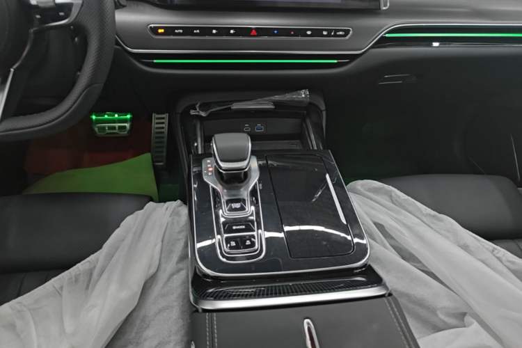 Used Hongqi H9 2024 2.0T Qichang Private Enjoyment Luxury Edition Gear Lever