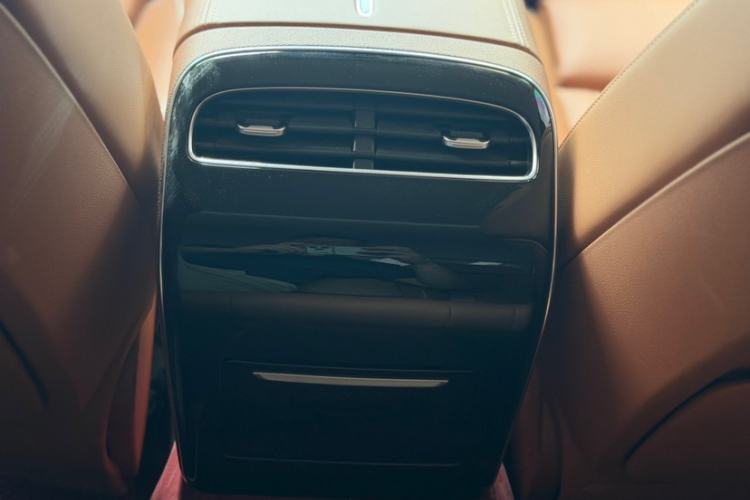 Used Hongqi H9 2024 2.0T Qixiang Luxury Business Edition Interior 1