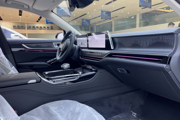 Used Hongqi H9 2024 2.0T Qixiang Luxury Business Edition Interior 10