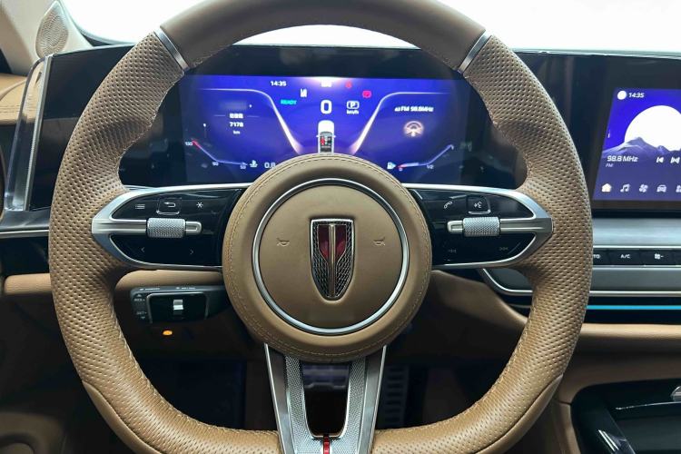 Used Hongqi H9 2024 2.0T Qixiang Private Style Edition Interior 2