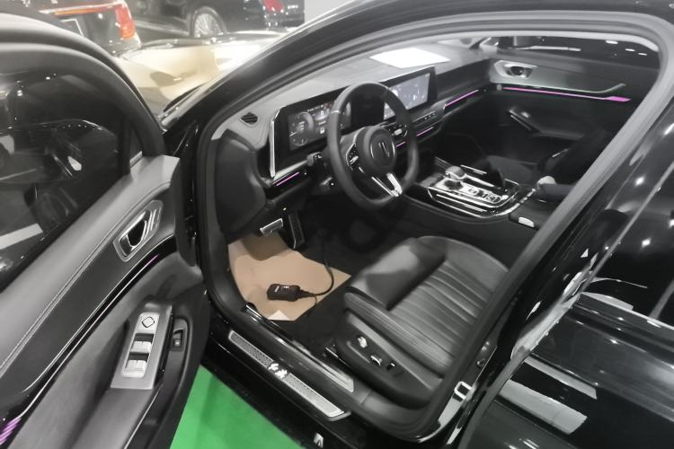 Used Hongqi H9 2024 2.0T Qixiang Private Style Edition Interior 3