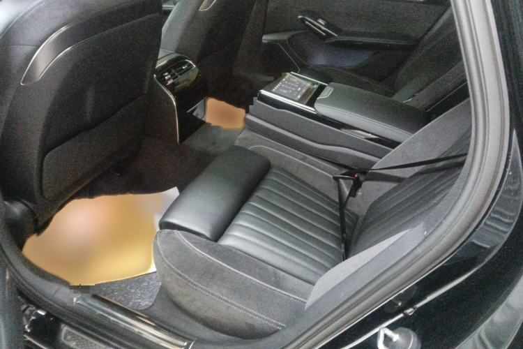 Used Hongqi H9 2024 2.0T Qichang Private Enjoyment Luxury Edition Interior 4