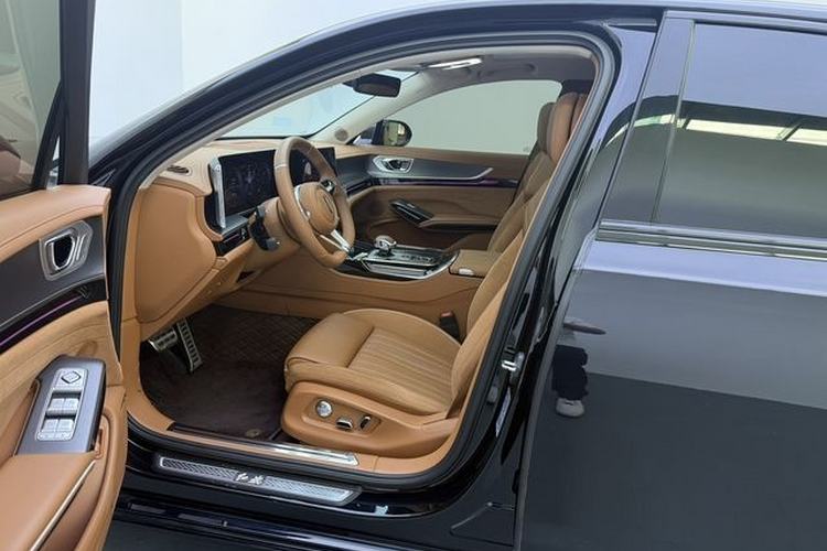 Used Hongqi H9 2024 2.0T Qixiang Private Style Edition Interior 4