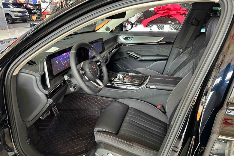 Used Hongqi H9 2024 2.0T Qixiang Private Style Edition Interior 4