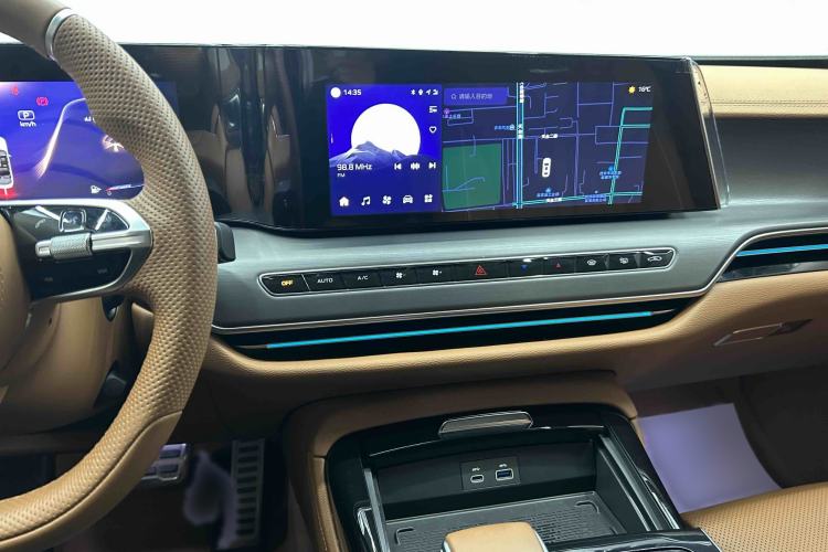 Used Hongqi H9 2024 2.0T Qixiang Private Style Edition Interior 4