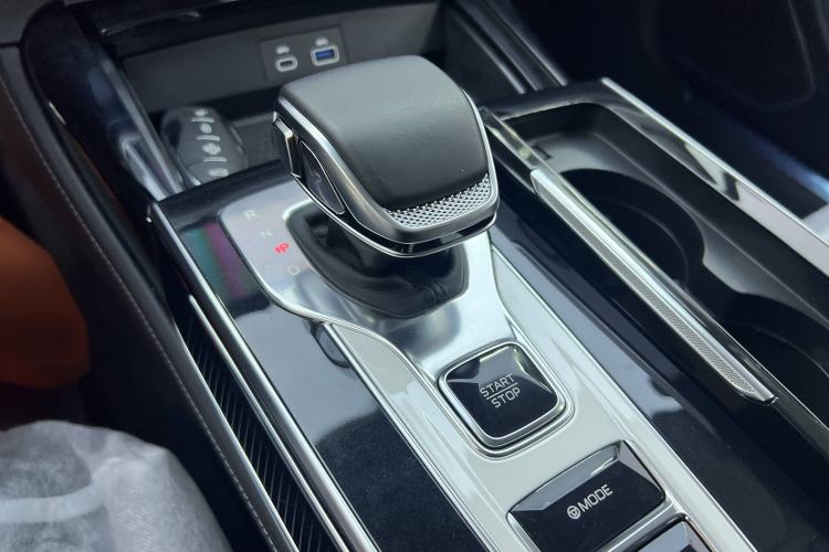 Used Hongqi H9 2024 2.0T Qixiang Luxury Business Edition Interior 5