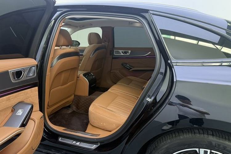 Used Hongqi H9 2024 2.0T Qixiang Private Style Edition Interior 5