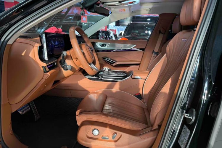 Used Hongqi H9 2024 2.0T Qixiang Private Style Edition Interior 5