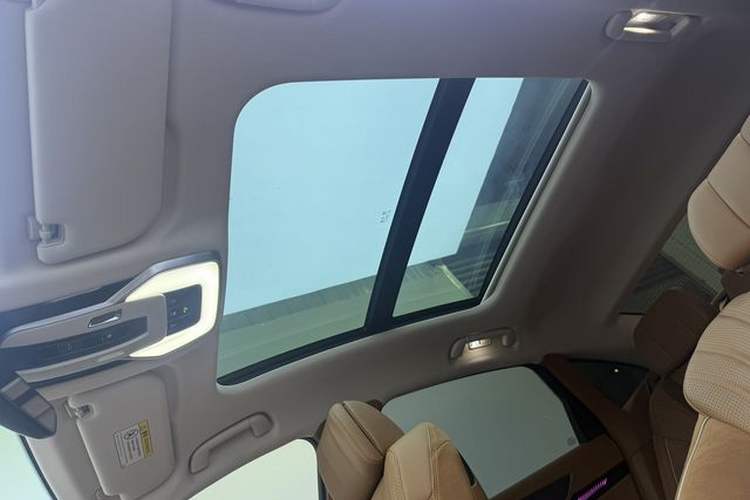 Used Hongqi H9 2024 2.0T Qixiang Private Style Edition Interior 6