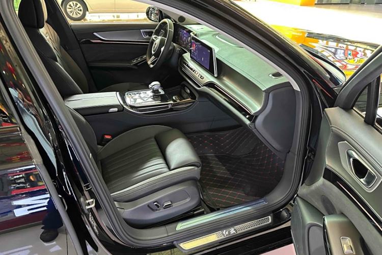 Used Hongqi H9 2024 2.0T Qixiang Private Style Edition Interior 7