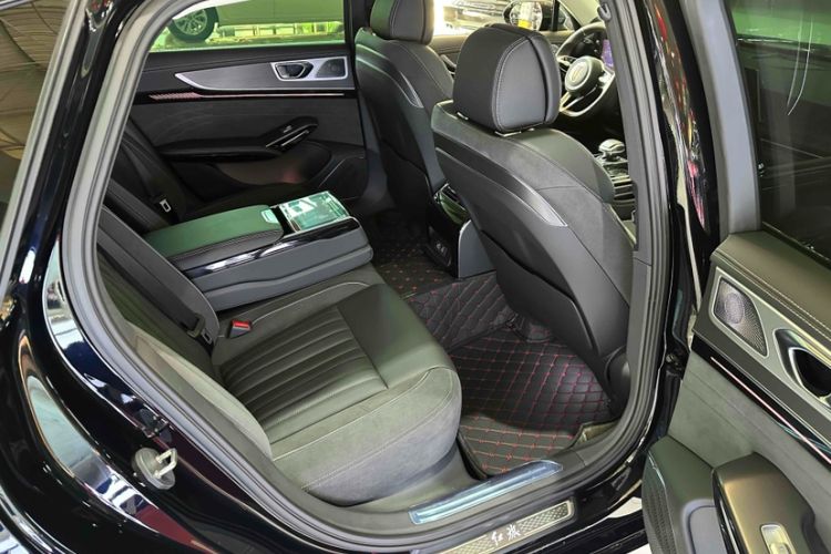 Used Hongqi H9 2024 2.0T Qixiang Private Style Edition Interior 8