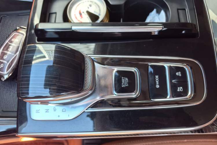 Used Hongqi H9 2024 2.0T Qixiang Private Style Edition Interior 8