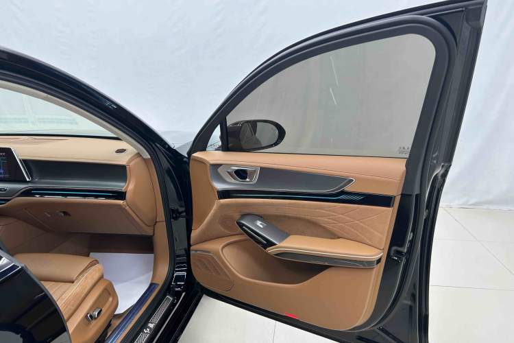 Used Hongqi H9 2024 2.0T Qixiang Private Style Edition Interior 9