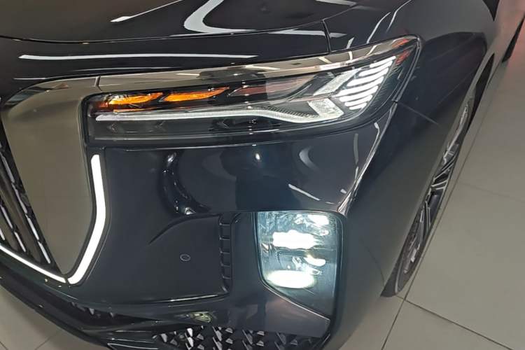 Used Hongqi H9 2024 2.0T Qixiang Private Style Edition Left Front Headlight