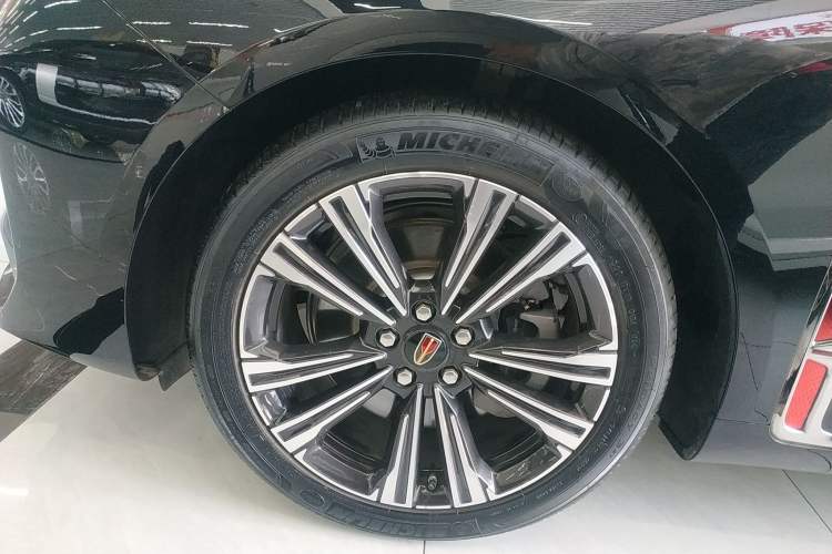Used Hongqi H9 2024 2.0T Qixiang Private Style Edition Left Front Wheel Hub