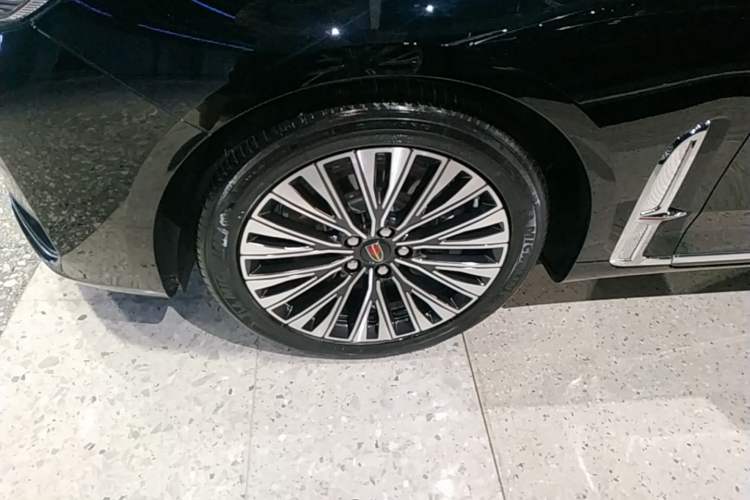 Used Hongqi H9 2024 2.0T Qixiang Luxury Business Edition Left Front Wheel Hub