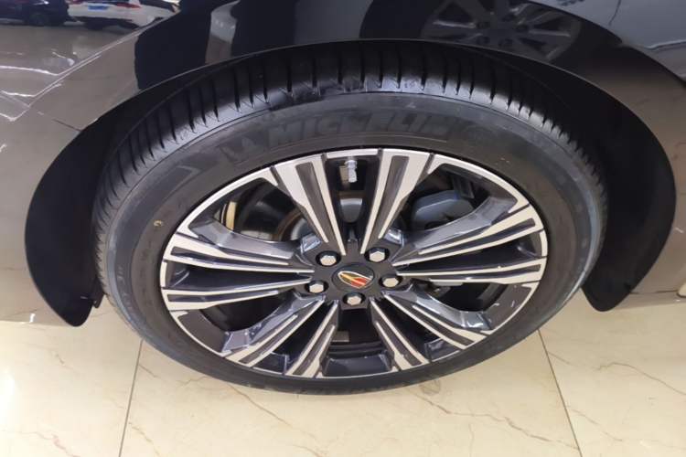 Used Hongqi H9 2024 2.0T Qichang Private Enjoyment Luxury Edition Left Front Wheel Hub