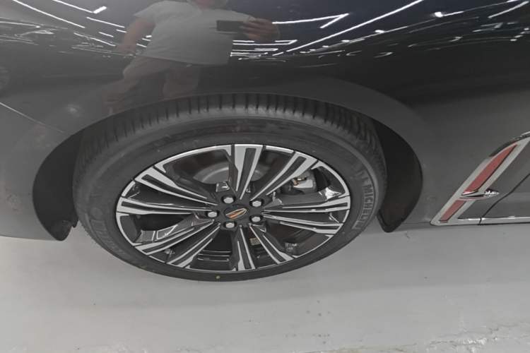 Used Hongqi H9 2024 2.0T Qichang Private Enjoyment Luxury Edition Left Front Wheel Hub
