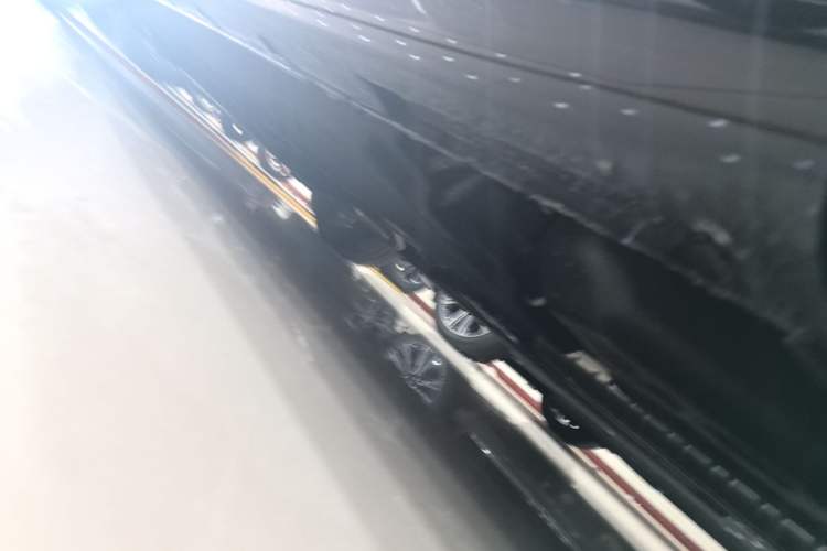 Used Hongqi H9 2024 2.0T Qichang Private Enjoyment Luxury Edition Left Side Sill