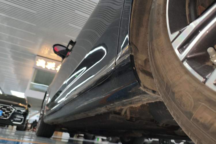 Used Hongqi H9 2024 2.0T Qichang Private Enjoyment Luxury Edition Left Side Sill