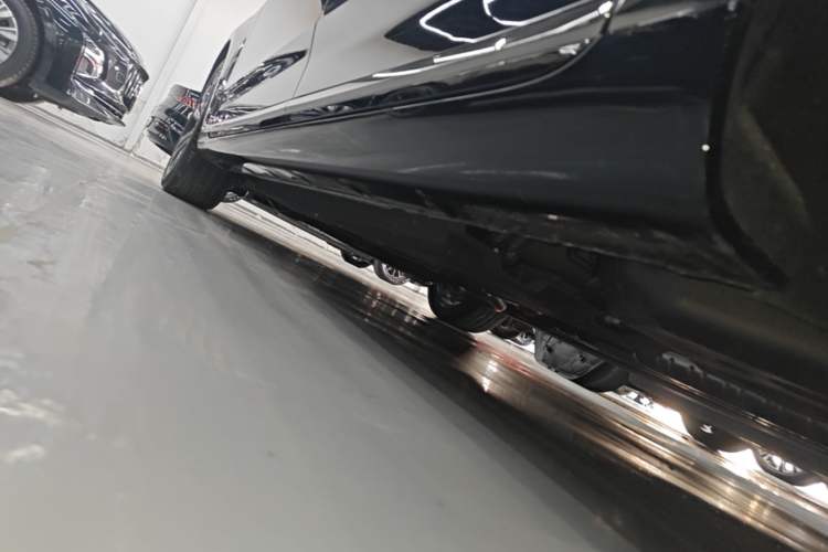 Used Hongqi H9 2024 2.0T Qichang Private Enjoyment Luxury Edition Left Side Sill