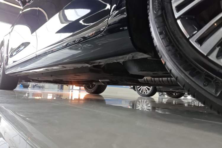 Used Hongqi H9 2024 2.0T Qichang Private Enjoyment Luxury Edition Left Side Sill