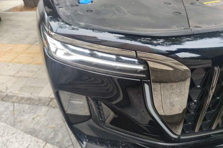 Used Hongqi H9 2024 2.0T Qixiang Private Style Edition Right Front Headlight