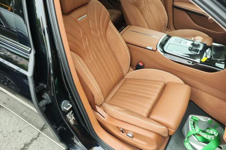 Used Hongqi H9 2024 2.0T Qichang Private Enjoyment Luxury Edition Right Front Seat