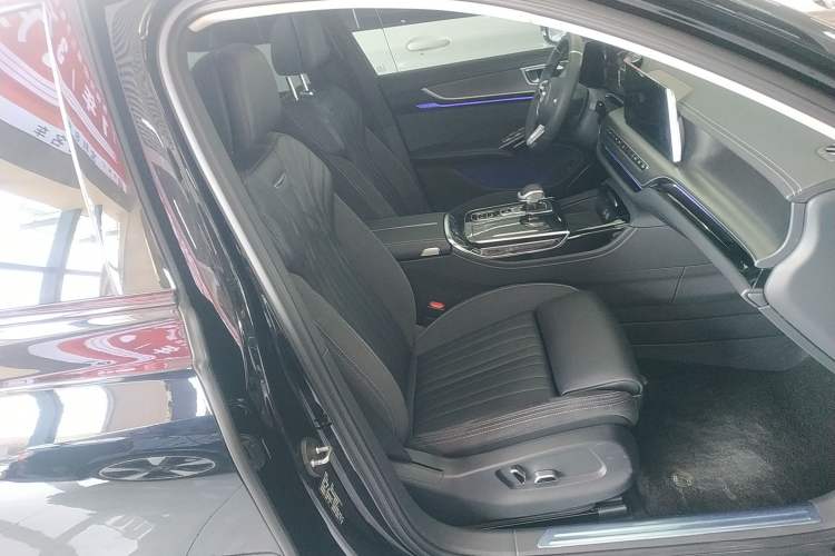 Used Hongqi H9 2024 2.0T Qixiang Private Style Edition Right Front Seat