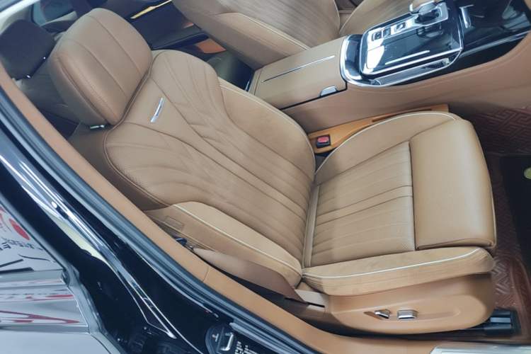 Used Hongqi H9 2024 2.0T Qichang Private Enjoyment Luxury Edition Right Front Seat
