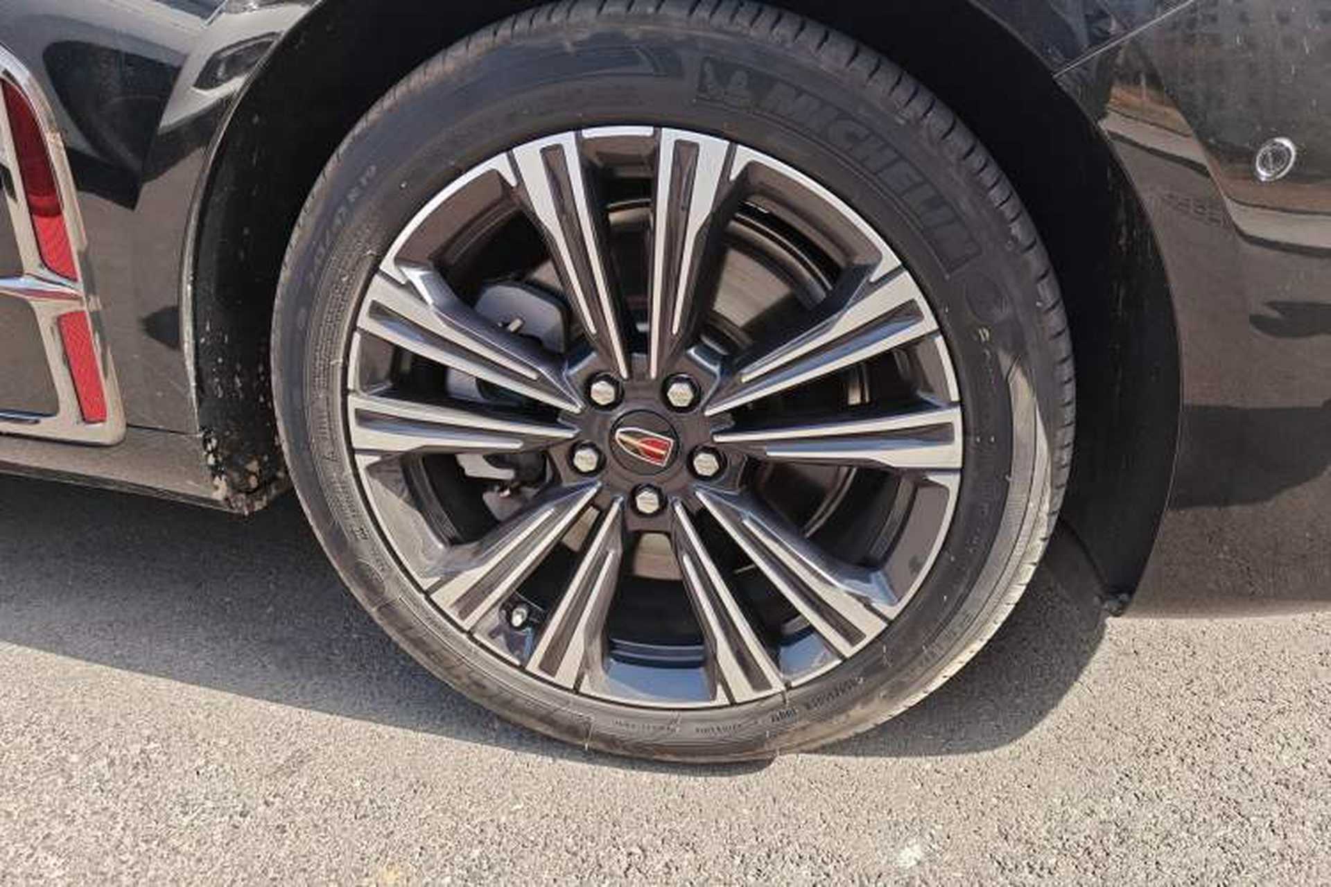 Used Hongqi H9 2024 2.0T Qichang Private Enjoyment Luxury Edition Right Front Wheel Hub