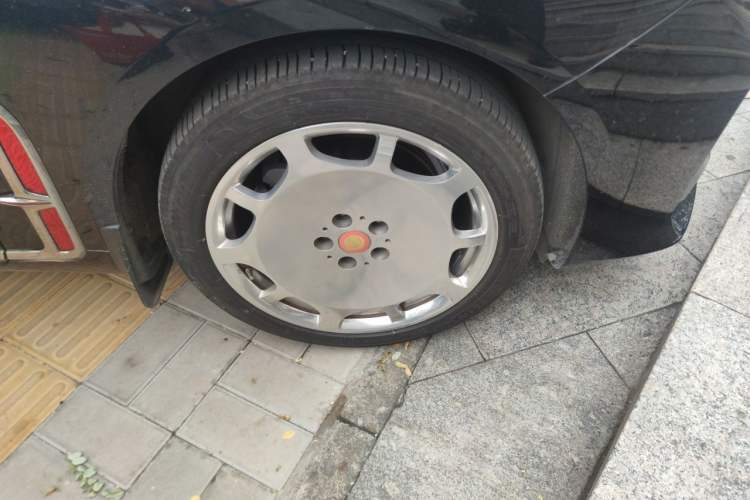 Used Hongqi H9 2024 2.0T Qixiang Private Style Edition Right Front Wheel Hub