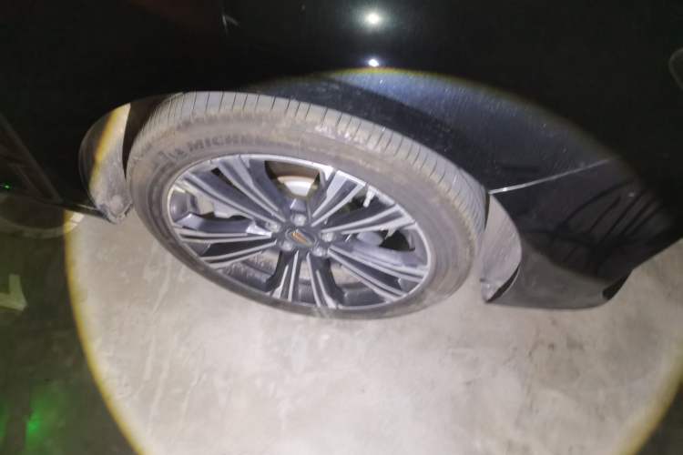 Used Hongqi H9 2024 2.0T Qixiang Private Style Edition Right Front Wheel Hub
